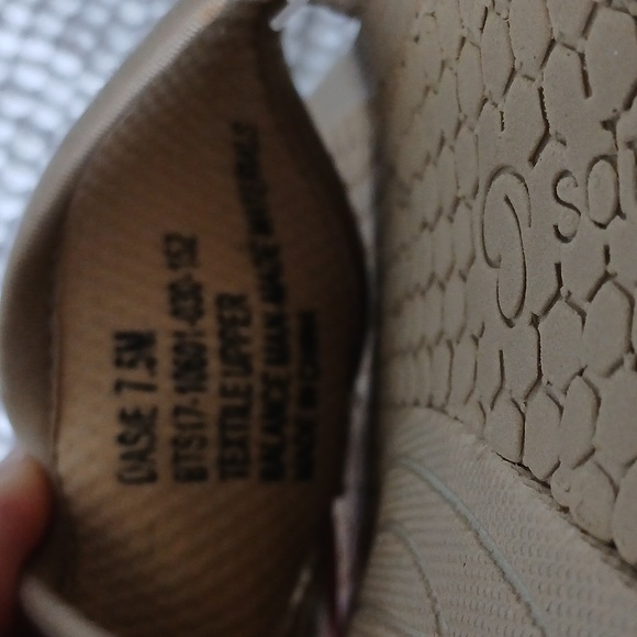 BareTraps Dasie slip on comfort sandals - Picture 12 of 16